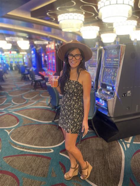 PORNSLAP Milf Picked Up In Casino .